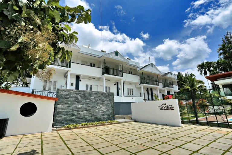 Apartment block courtyard – Le Villagio Resort & Domes, Wayanad