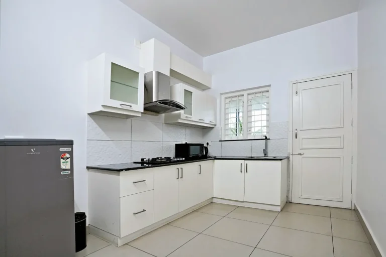 Modular kitchen (utensils on request) in a Le Villagio apartment