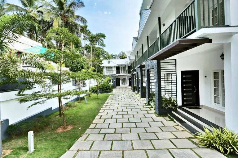 Apartment walkway garden – Le Villagio Resort & Domes, Wayanad